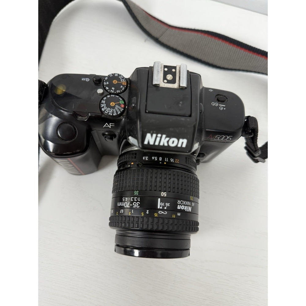 NIKON N5005 35mm SLR FILM CAMERA with AF Nikkor 35-70mm f3.3-4.5 Lens Cap Strap - Picture 9 of 16